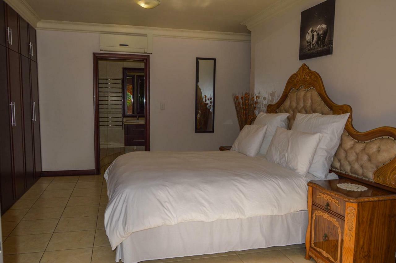 Emangunini Guest House Richards Bay Exterior foto