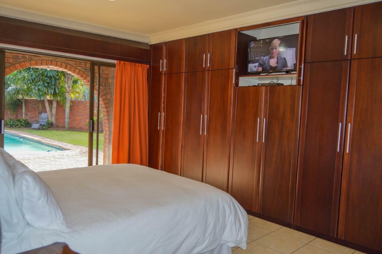 Emangunini Guest House Richards Bay Exterior foto