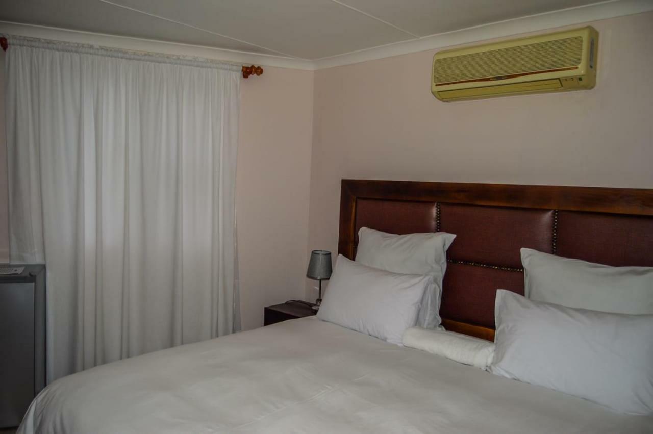 Emangunini Guest House Richards Bay Exterior foto