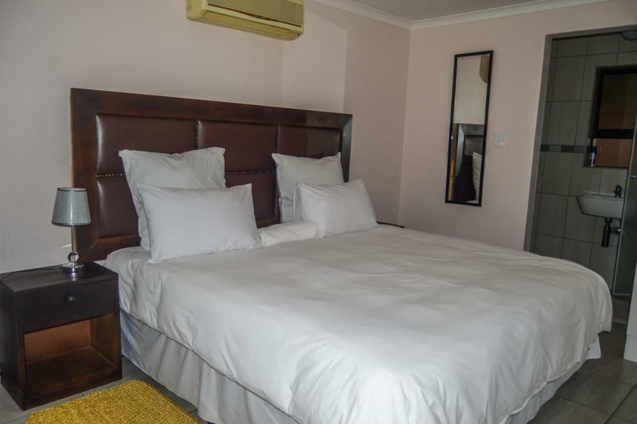 Emangunini Guest House Richards Bay Exterior foto